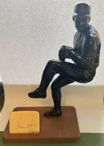 lot 2 image: Nolan Ryan Signed 1998 Southland Plastics 9 Statue - Limited Edition Numbered 6781000 - Baseball