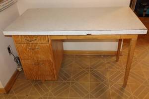 lot 13 image: MCM Stand-Alone Three-Drawer Counter Desk...