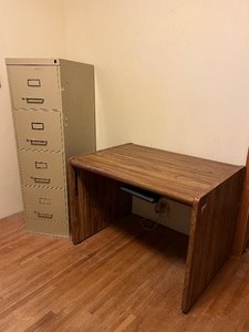 lot 25 image: Vintage Oak Desk and Metal File Cabinet