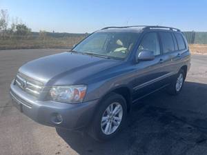 lot 18G image: 2006 Toyota Highlander Hybrid - AWD - 1 OWNER