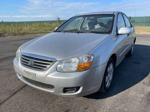 lot 16Z image: 2008 Kia Spectra LX - 1 OWNER - MANUAL