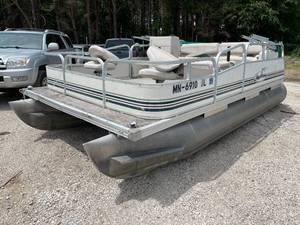 lot 16U image: 2002 Misty Harbor
