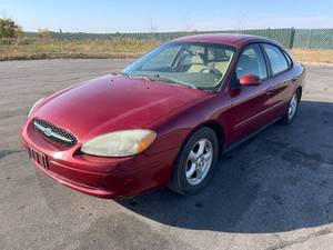 lot 16D image: 2002 Ford Taurus SE