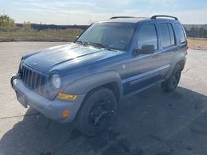 lot 25D image: 2005 Jeep Liberty Sport - 4X4