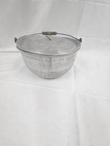 Aluminum Pot with Handle