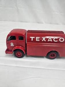 Texaco 1949 White Tilt Cab Model Truck