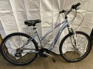 lot 51 image: Schwinn Ranger Mountain Bike with Shimano Gear System