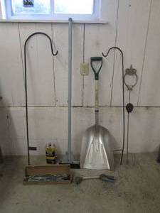 lot 151 image: Shepherds hooks, soaker attachment ...