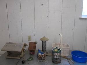 lot 157 image: Assortment of of birdhouse and othe...