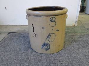lot 174 image: 3-gallon Red Wing Stoneware Crock...