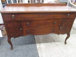 lot 183 image: Vintage Wood Buffet Console with 4-...