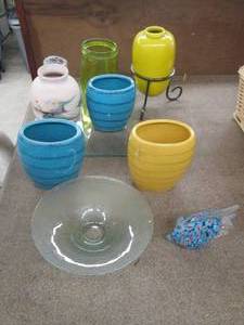lot 185 image: Colorful collection of glass and ce...