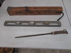 lot 191 image: Vintage primitives as shown in pics...