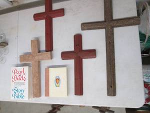 lot 203 image: Vintage hardcover books PLUS Barnwo...