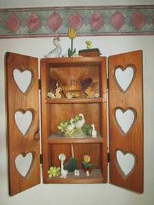 lot 210 image: Wood wall mount shelf with cut hear...
