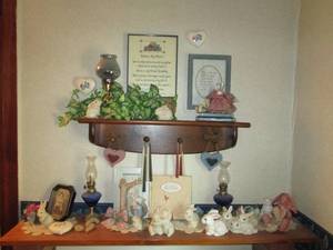 lot 218 image: All bunny rabbit and other figurine...