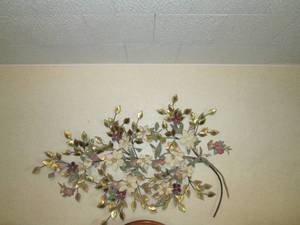 lot 223 image: Large Faux floral and metal wall de...