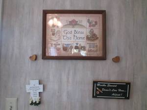 lot 232 image: Wall decor as shown in pics...