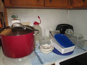 lot 249 image: Content in corner of kitchen counte...