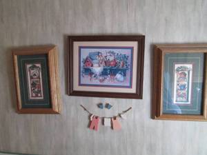 lot 254 image: Content of laundry room walls to in...