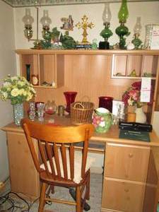 lot 267 image: Light tone wood executive style off...