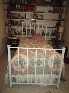 lot 275 image: Twin bed withetal frame...