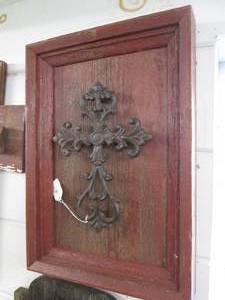 lot 107 image: Rustic barnwood framed Cast Iron Vi...