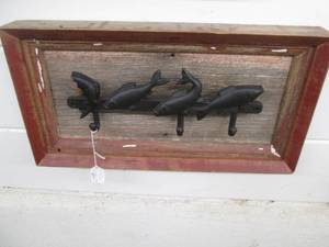 lot 128 image: Cast Iron Koi fish key hook on barn...