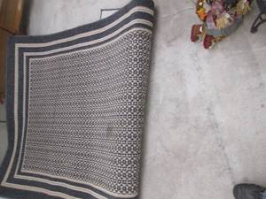 lot 59 image: Neutral and Gray tone 5x7ft area ru...