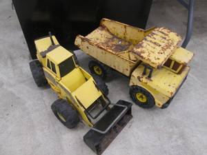 lot 79 image: Vintage Metal Tonka Dump truck and ...