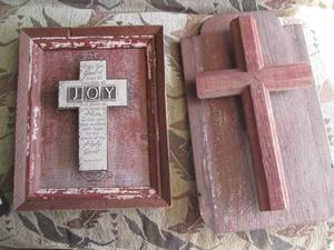 lot 91 image: Barnwood cross wall decor...
