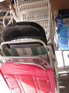 lot 45 image: Variety lot of assorted folding and...
