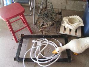 lot 39 image: Assortment of misc outdoor decor...