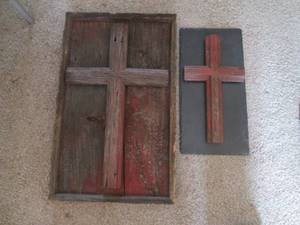 lot 22 image: 2 Cross decor pieces made of added ...