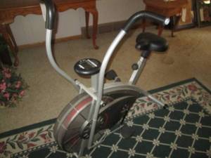 lot 305 image: Stamina exercise bike...