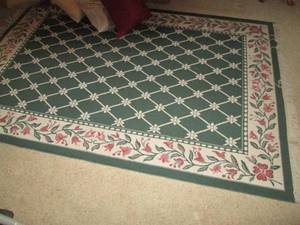 lot 309 image: Large area rug...