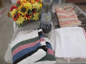 lot 294 image: Owl figure rugs and floral arrangem...