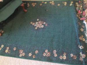 lot 328 image: Green rug approx. 5 x 4...