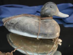 VINTAGE DUCK DECOY