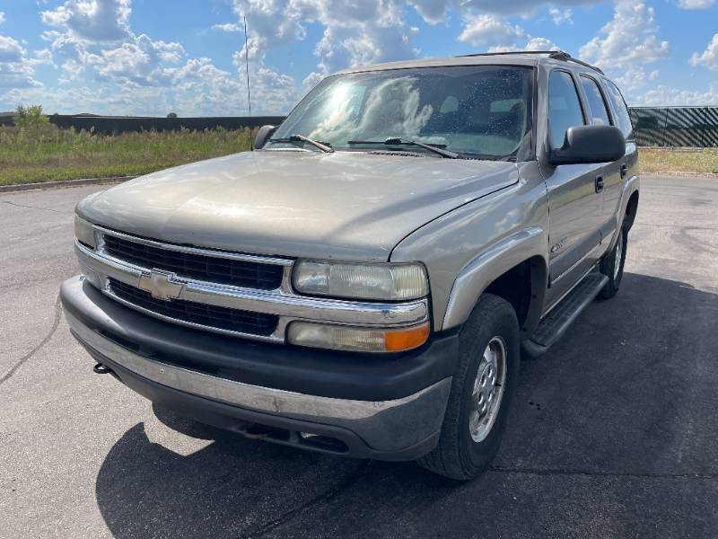 2002 Chevrolet Tahoe LS - 4X4