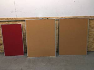 lot 62 image: Set of 3 Cork Boards
