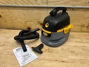 lot 37 image: STINGER 2.5 Gallon 1.75 Peak HP Small Shop Vac Wet Dry Vacuum