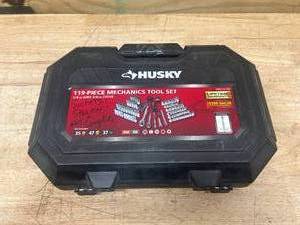lot 92 image: HUSKY Mechanics Tool Set (119-Piece) (missing 5 pieces)
