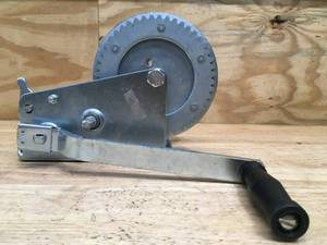 lot 86 image: Hand Winch