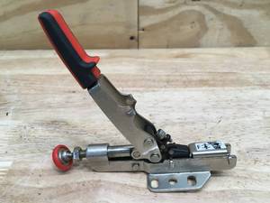 lot 87 image: Lot of 11 - Self-Adjusting Toggle Clamp