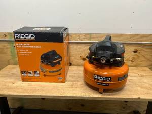 lot 6 image: RIDGID RDGD 6 gal. 150 PSI Portable Electric Pancake Air Compressor