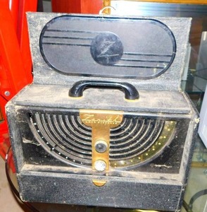 Vintage Zenith Long Distance Suitcase Radio