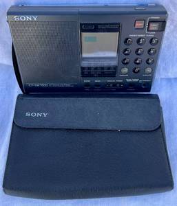 Sony  ICF-SW7600 Short WaveLong Wave AMFM World Band Receiver with case