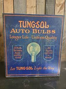 lot 6 image: 1930s Tung-Sol Auto Bulb Display Case