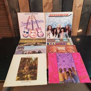 lot 16 image: 8 Vintage Records